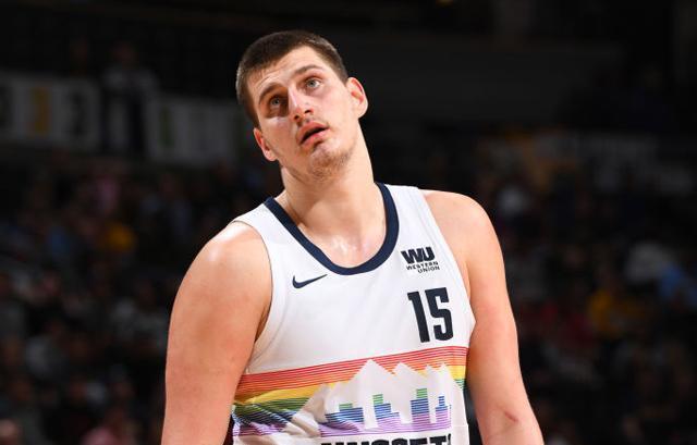 魔术队通过 魔术队通过